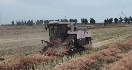 XR720 履帶式谷物聯合收割機，豐收季舒適又省心