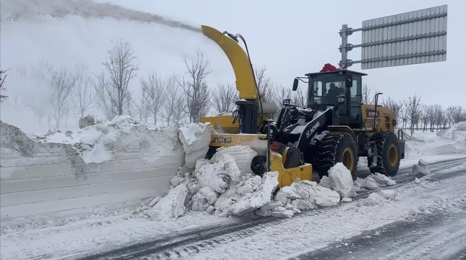 徐工拋雪機：以硬核實力，駕馭每一場風雪