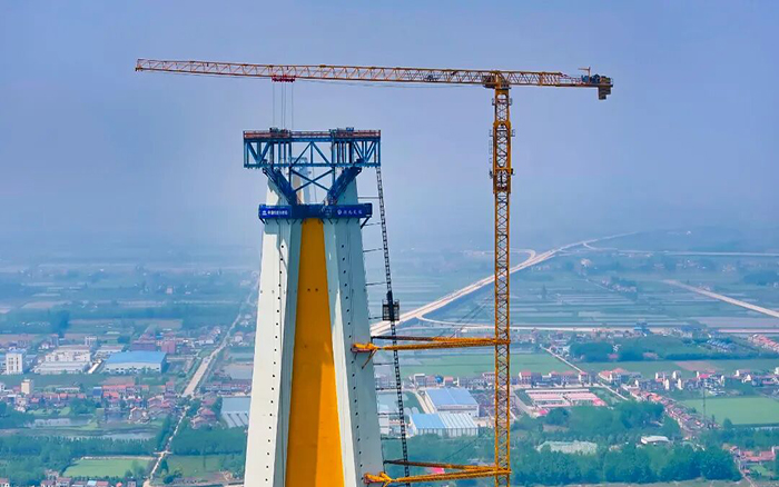 數智賦能，徐工硬核助力“湖北第一高橋”建設