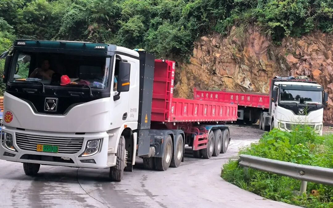 短倒利器！徐工400度6&times;4標載版牽引車為何備受客戶青睞？